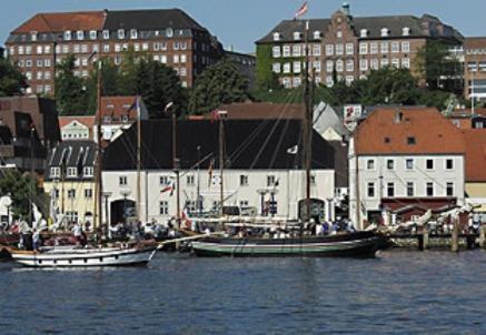 Hotel Am Rathaus Flensburg Exterior photo